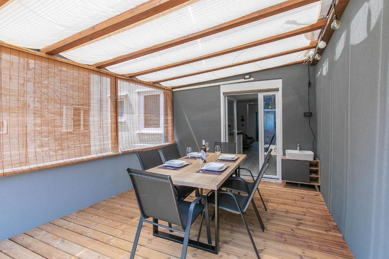 Apartment Arena Blue Dream - Modern With Terrace