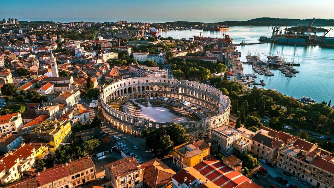 Arena Blue Dream - Modern With Terrace Apartment Pula